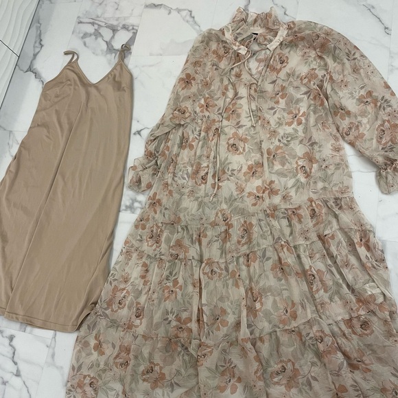 VICI Frolic Floral Tiered Boho Midi Dress Size M - Picture 9 of 14